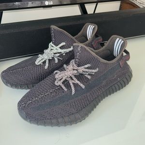 Adidas Yeezy Boost 350 V2 “triple black” Men’s size 10.5